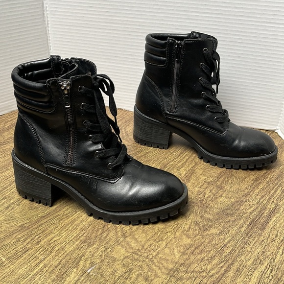 Madden Girl Black Lace Up Heeled Moto Combat Boots Size 7.5 - Picture 4 of 15